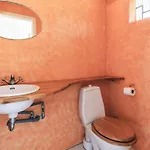 5 Person In Nyaraló *