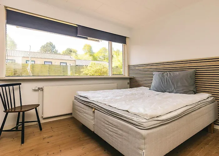 5 Person In * Kerteminde